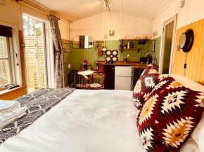 The Garden Room - Cabin on The Lizard